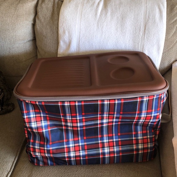 Rolling Picnic Basket - Picture 4 of 4